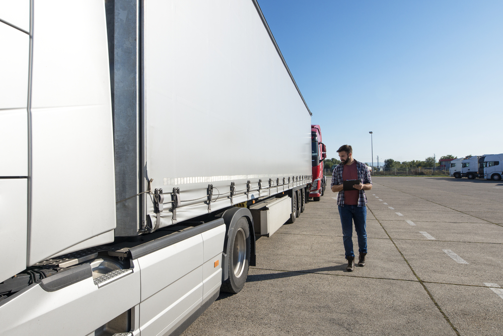 A Comprehensive Guide to Trailer Selection in the Trucking Industry
