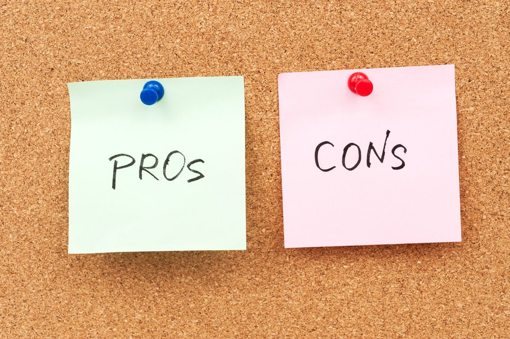 Notes that say pros and cons